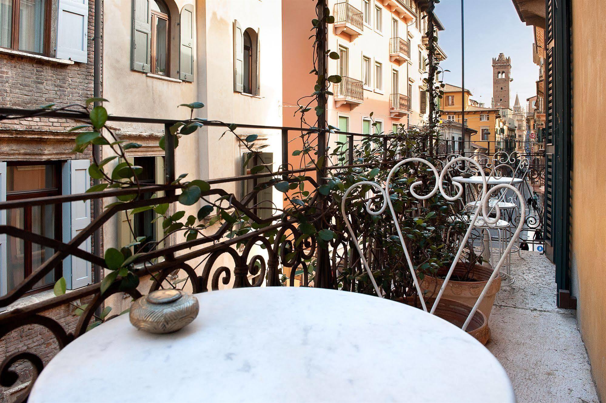 Residenza Borsari Bed & Breakfast Verona Luaran gambar